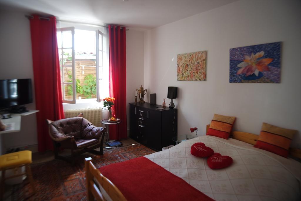 Bed and Breakfast Le Balcon Des Jasses Espere Екстер'єр фото